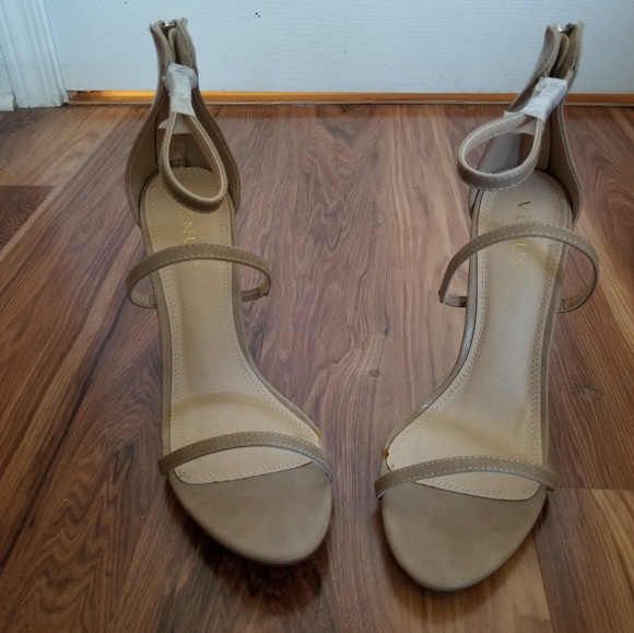 Venus Shoes - Picture 1 of 2
